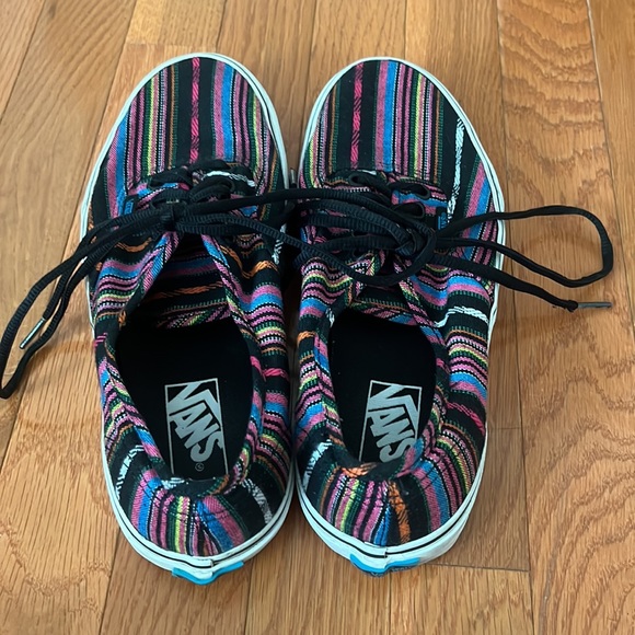 Vans - Picture 2 of 6